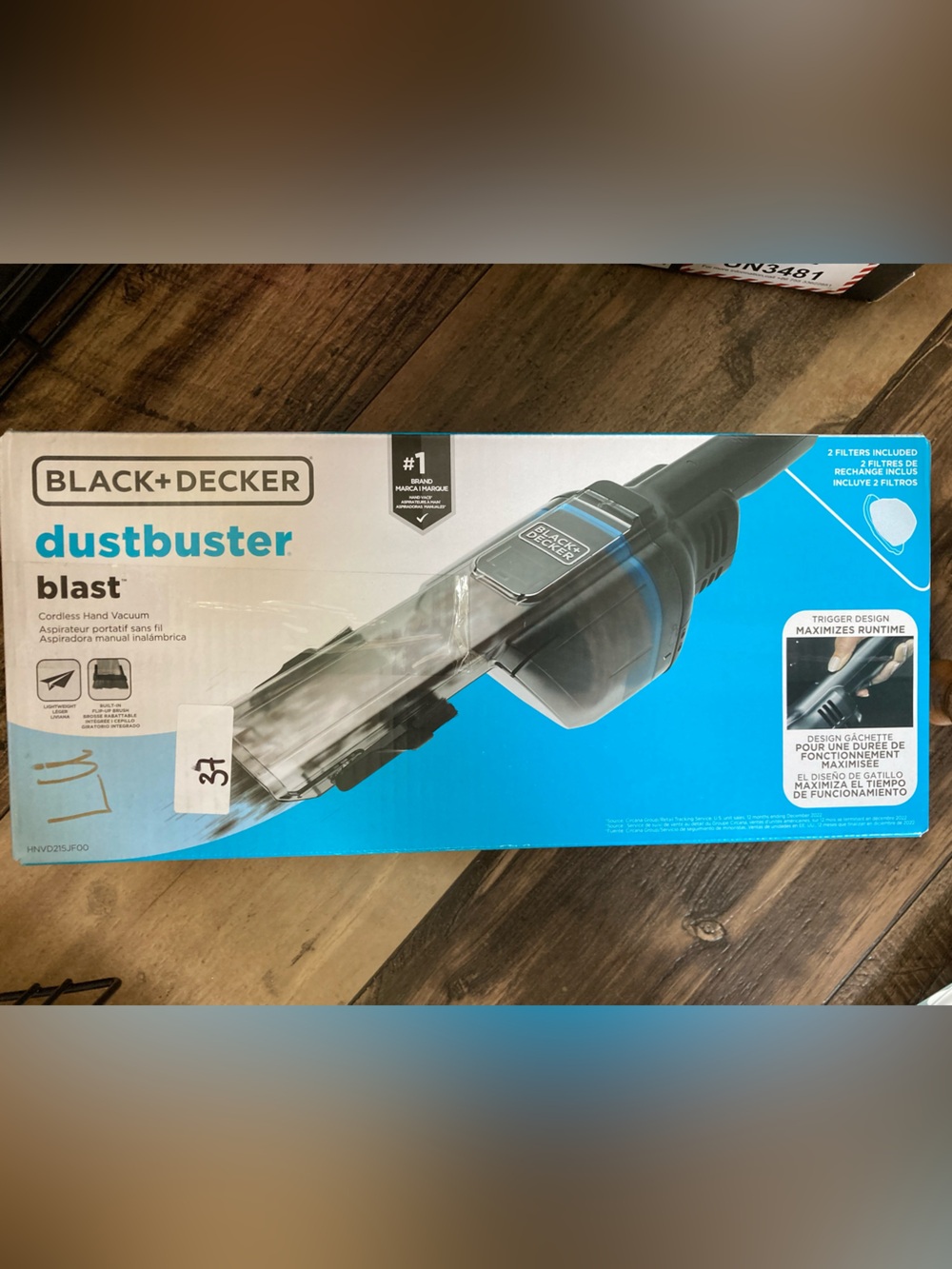 Black & Decker Dustbuster Handheld Vacuum in Black and Blue
